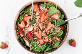 strawberry salad with balsamic dressing